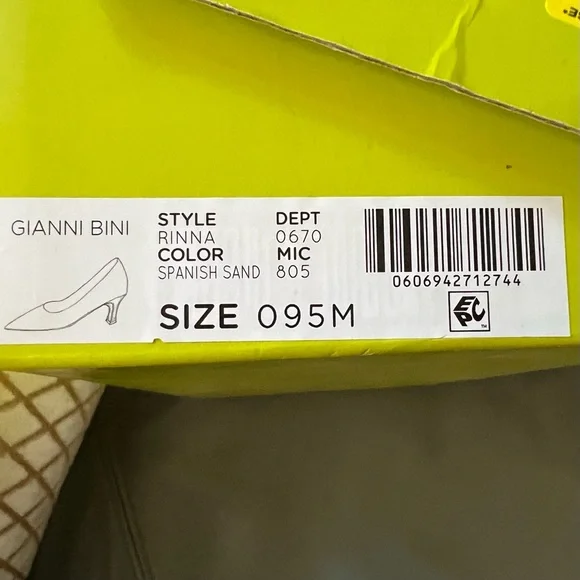 NIB $110 GIANNI BINI Rinna PATENT Pointed Toe KITTEN HEEL Nude PUMPS 9.5 - Picture 12 of 17